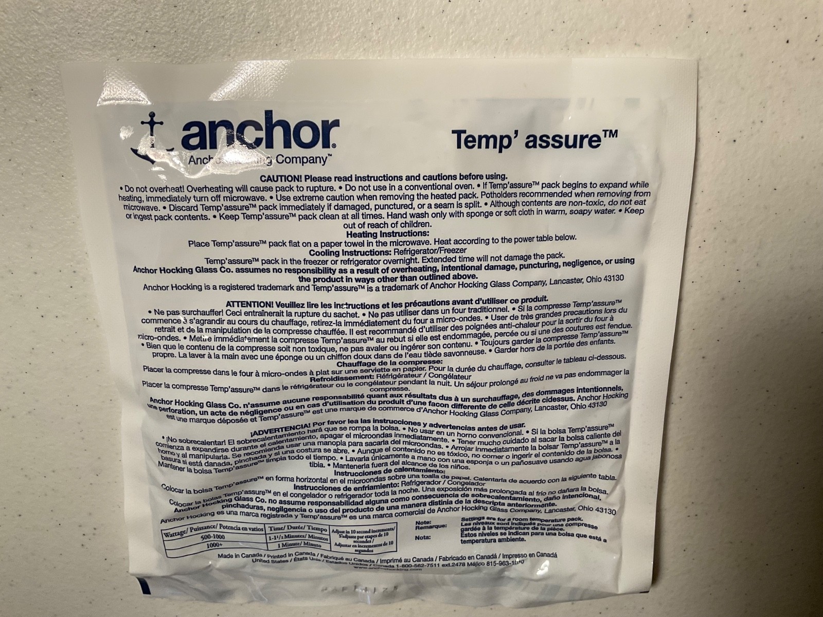 Anchor Hocking 2 Quart Casserole Dish with Insulated Carry Bag And Travel Lid