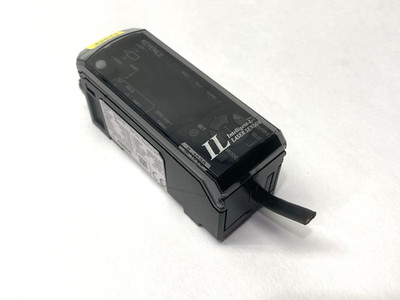 Keyence IL-1000 Analog Laser Sensor Amplifier Main Unit CUT CORD