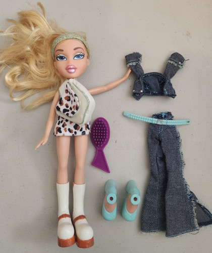 Bratz First Edition Cloe MGA Vintage 2001 Complete Doll And Accessories