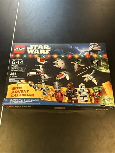 LEGO Star Wars Star Wars Advent Calendar# 7958 Exclusive Christmas Yoda Figure