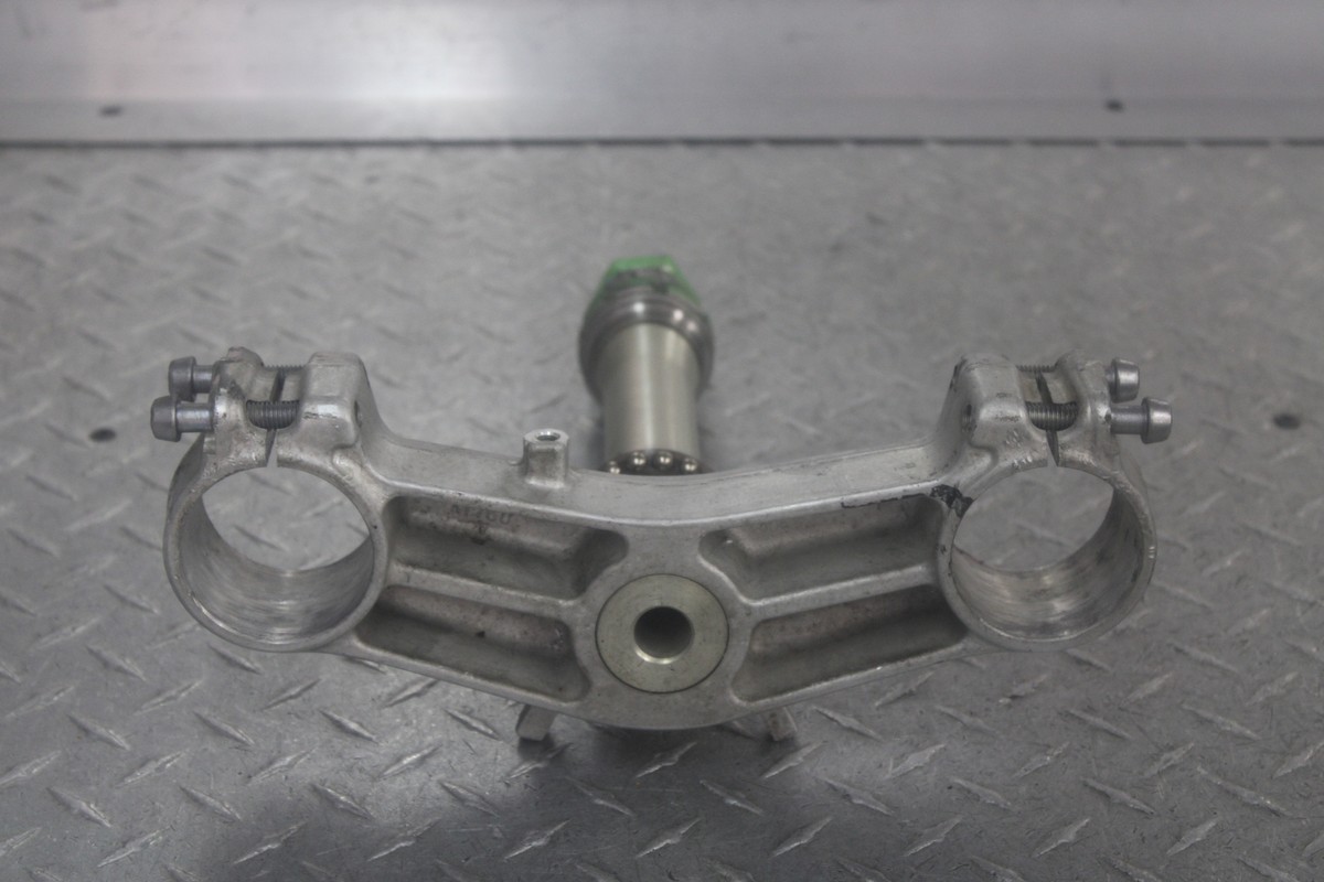2005 KAWASAKI NINJA ZX6R ZX636C FRONT LOWER TRIPLE CLAMP