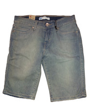 Women Levi's Classic Bermuda Shorts Mid Rise Light Wash Sz 3/26 5/27 7/28 R1
