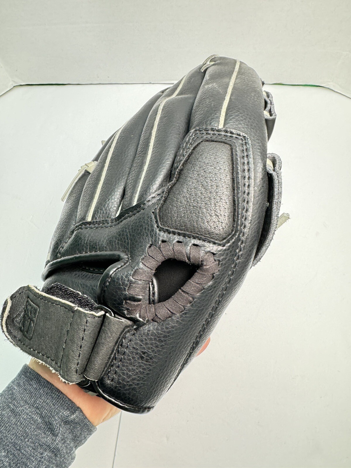 Wilson Elite Softball Glove 13" Inch A2449 Black RHT Oversized Pocket