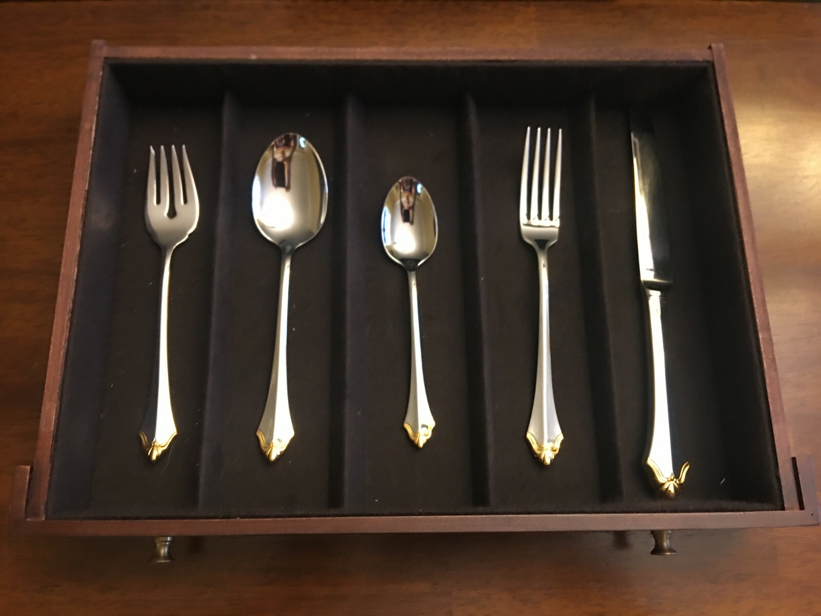 ONEIDA GOLDEN KENWOOD STAINLESS SILVERWARE 5 PIECE PLACE SETTING (Set