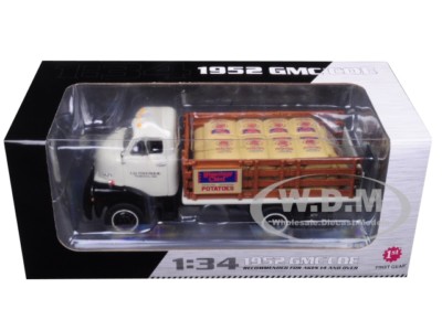 1952 GMC Half Rack Stake Truck 1/34スケール First Gear 1/34 scale Diecast Collectible 1952 GMC COE Half Stake