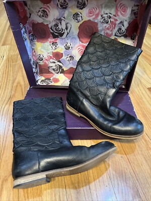 Ladies Lucky Brand Afina Mermaid Black Leather Scallop Mid Calf Boots Size 8M