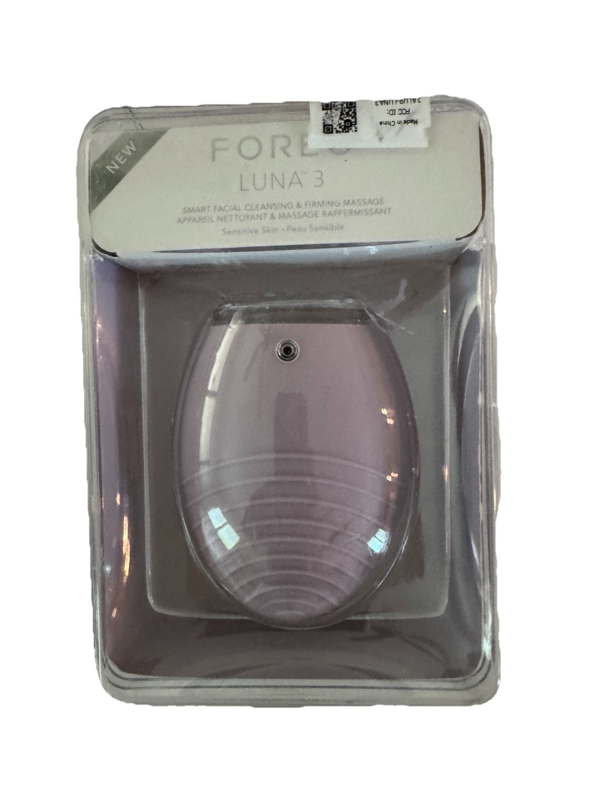 FOREO LUNA 3 Facial Cleansing Device + Foaming Cleanser Sensitive Skin Set