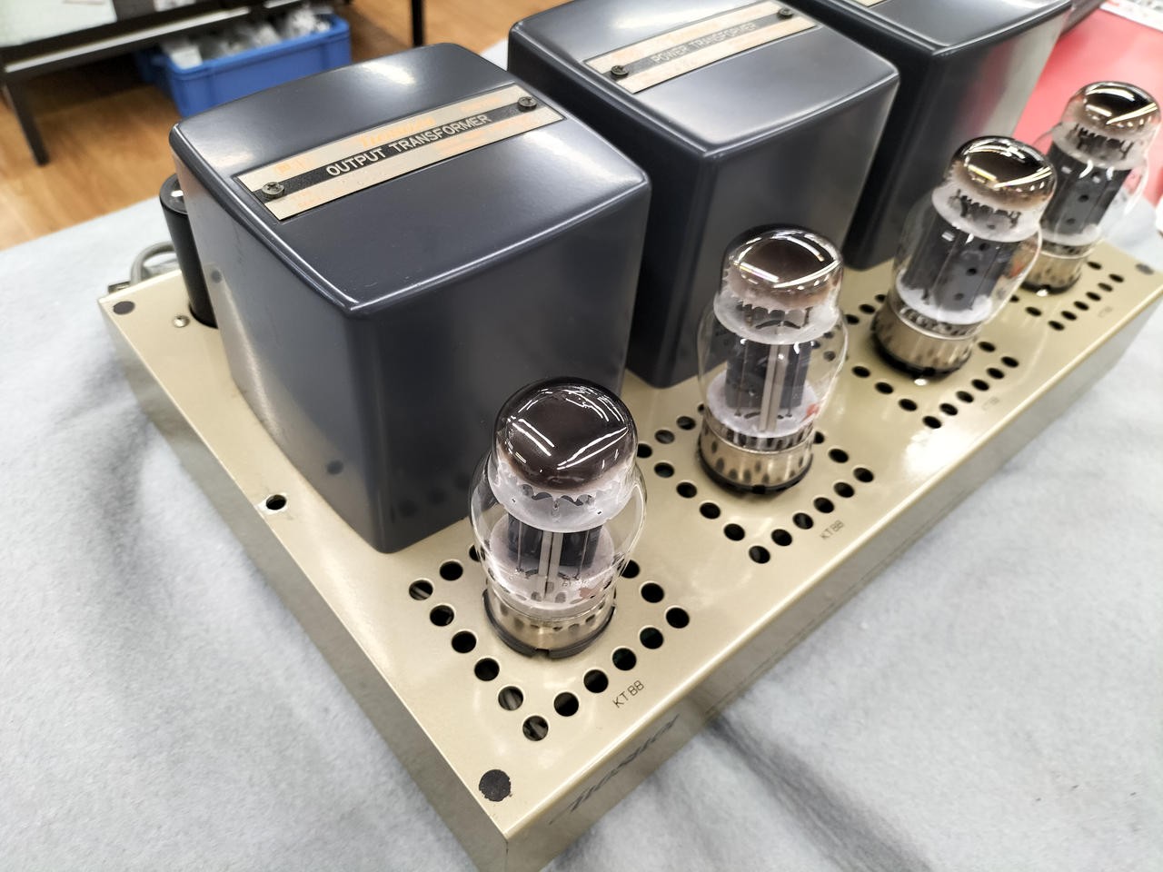 UESUGI U-BROS-3 Tube Amplifier KT88 50W Stereo 90W Mono Integrated Used