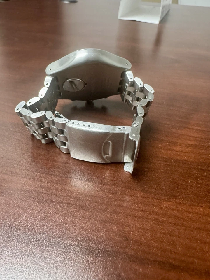 SWATCH MENS IRONY CHRONOGRAPH , DESTINATION BARCELONA ! YVS430G. - Image 4 of 4