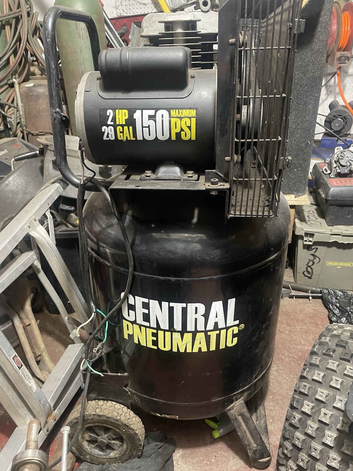 29 gallon 2 HP 150 PSI Cast Iron Vertical Air Compressor