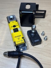 Keyence GS-51PC Safety Interlock Switch w/ GS-A21 Key & GS-B31 Mount