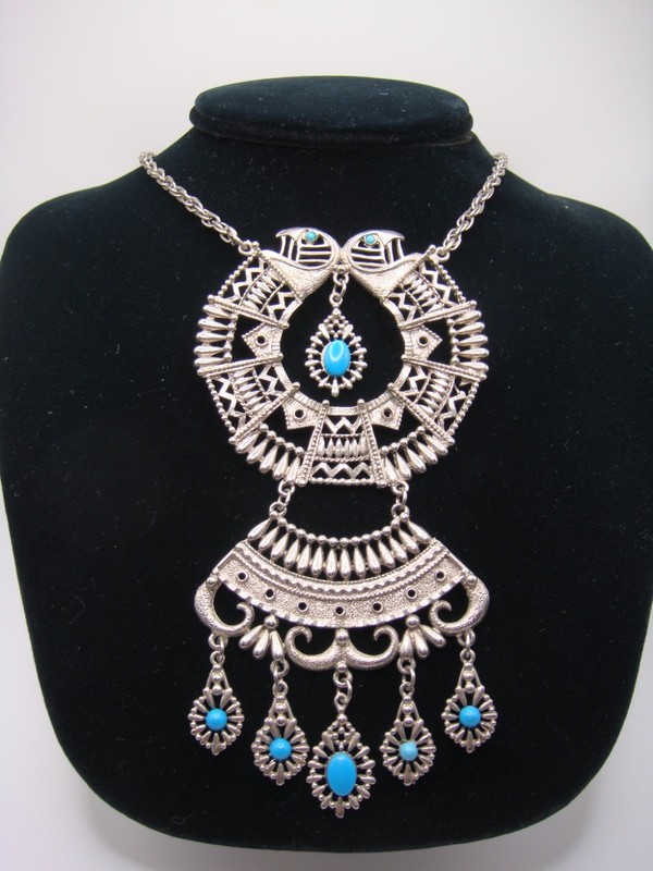 VINTAGE SOUTHWESTERN SILVER TONE NECKLACE LARGE PENDANT FAUX TURQUOISE ESTATE