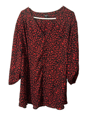 Torrid Harper Red Black Hearts Circles All Over Button Up Blouse Size 5
