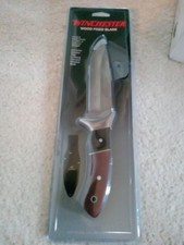 WINCHESTER HUNTING BOWIE KNIFE W/ SHEATH CASE AND LANYARD HOLE