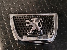 Front Upper Grille Peugeot 3008 (05.2009- ) (979)