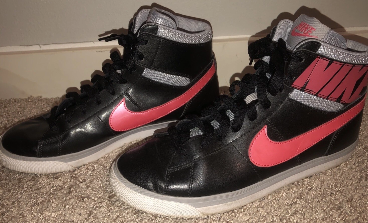 Chaussures femme Nike Match SUPREME HI cuir noir rose pointure 8,5