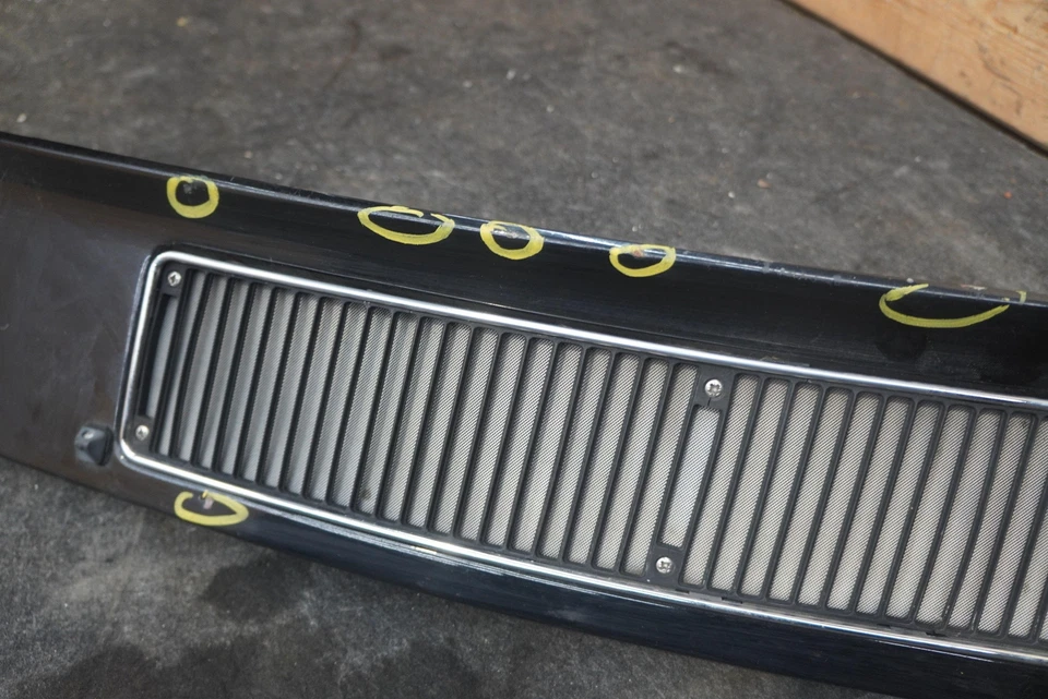 Panel de ajuste de ventilación de aire rejilla de capó limpiaparabrisas delantero Bentley Mulsanne 88 *Nota Foto 2 de 4