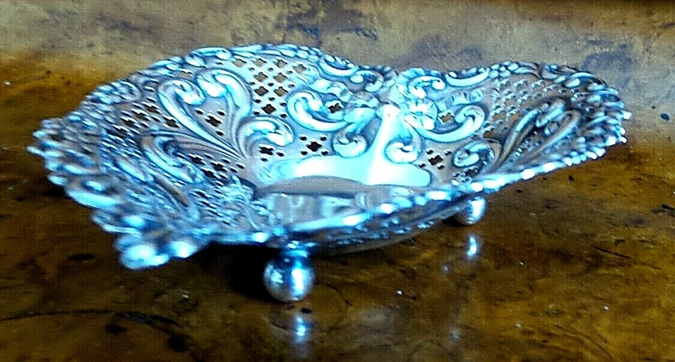 ANTIGUA PLATA ESTERLINA #966 GORHAM CHANTILLY PLATO EN FORMA DE CORAZÓN TRES PIES ESFÉRICOS Foto 2 de 4