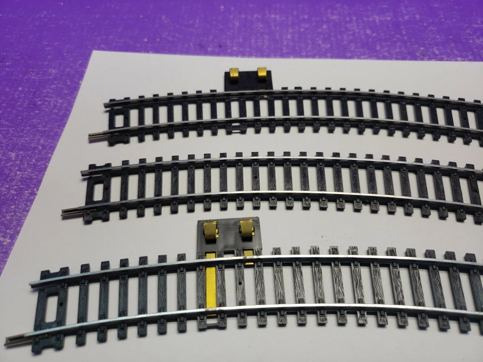 USED ASSORTED Vintage Track Black HO Scale Lot of 3 Curves R. 18" 30 Degrees - Image 3 of 4