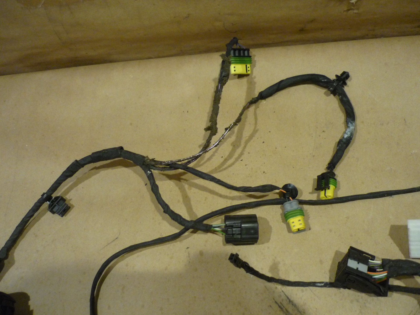 Ferrari California LEFT Wiring harness P/N 264163
