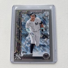 2025 Topps Holiday - Aaron Judge #H161 Holiday Silver Glitter Parallel Yankees