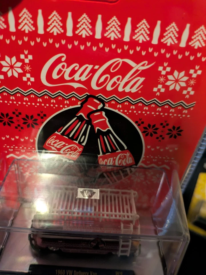 M2 Machines Coca-Cola 1960 VW Delivery Van CHASE Christmas Edition - Image 4 of 4