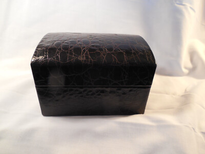 Nice leather embossed croc design small Jewelry box Italy