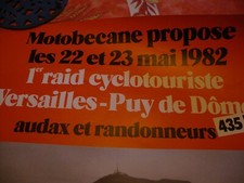 Vintage affiche épreuve vélo " raid MOTOBECANE VERSAILLES PUY DE DOME " de 1982