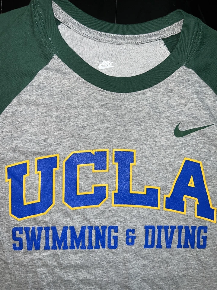 Nike Dri-Fit UCLA Bruins Equipo de Natación y Buceo Emitido Camisa Raglán Pequeña Nueva Foto 2 de 4