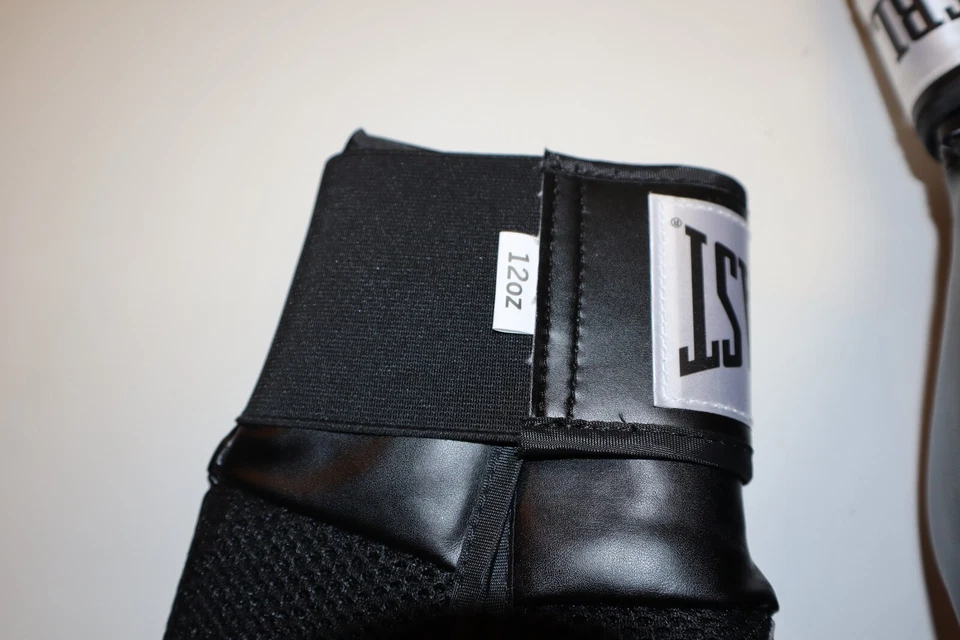 Kids Boxing/Jujitsu/MMA Equipment - 12oz Gloves, S PFG Shin/Foot Pads & Headgear - Image 4 of 4