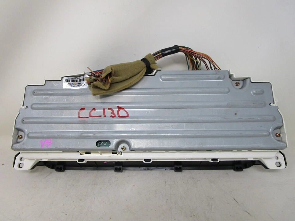 Cuadro de instrumentos velocímetro Mazda Millenia 2001-2002 83123 millas OEM D01B18019 Foto 2 de 4