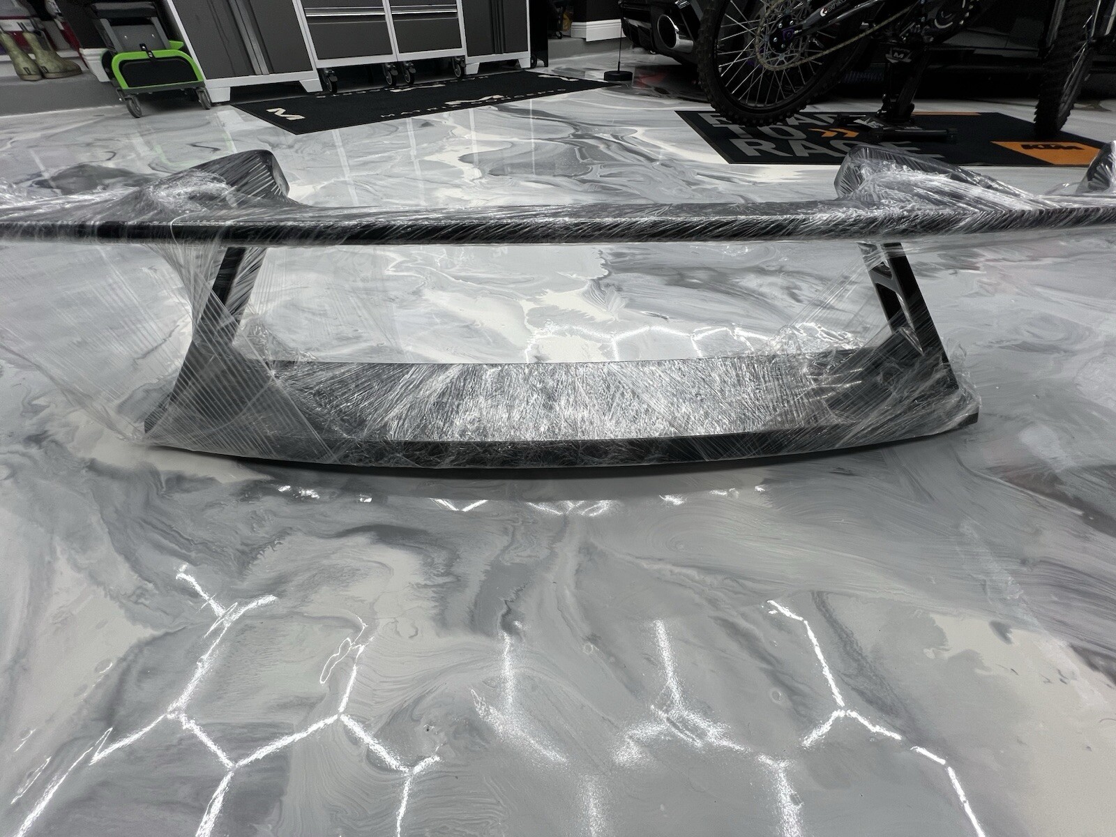 Audi R8 Carbon Wing + Wing Base