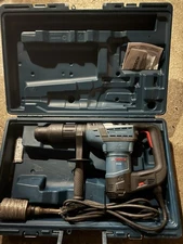 Bosch Corded Hammer Drill Sds Max & 2 5/8 Bit