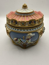 Sankyo Carousel Horse Music Box Twinkling LED Lights, Resin Carved Rotating EUC