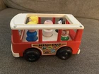 Vintage Fisher Price Little People MINI BUS 5 Figures People & Dog