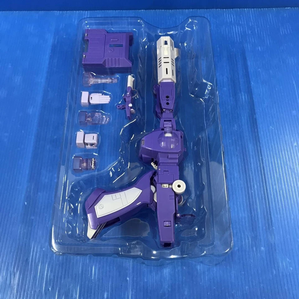Takara Tomy Transformers Masterpiece MP-29 Laserwave Shockwave Figure - Image 3 of 4
