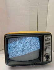 1976 Vintage GENERAL ELECTRIC Performance GE TV Retro Yellow-Works XB2456YL