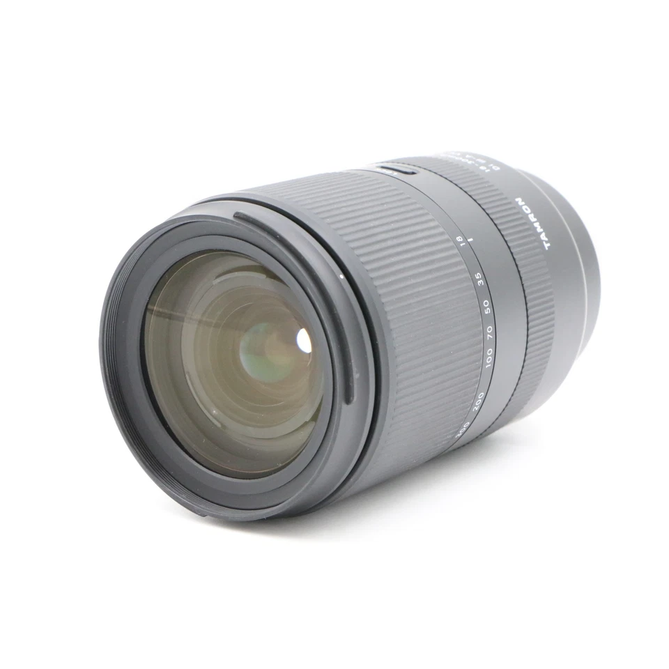 Tamron 18-300mm f/3.5-6.3 Di III VC VXD B061 Sony E Mount Lens [Near Mint] - Image 2 of 4