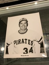 1971 NELSON BRILES PITTSBURGH PIRATES SPORT ILLUSTRE CANADA 8X10 PRESS PHOTO
