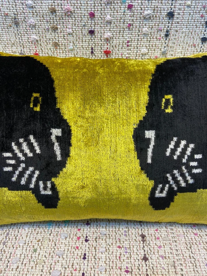 Almohada de terciopelo Panther Ikat, 16x24, funda de cojín lumbar de seda, almohadas lumbares Foto 2 de 4