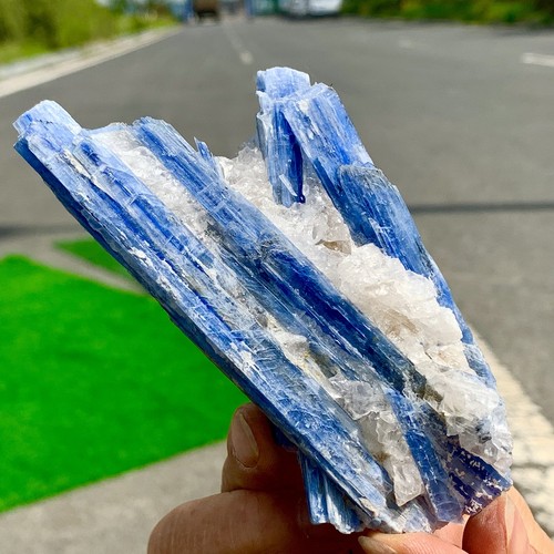 200GNatural blue kynite with clear quartz specimen crystal spiritual energy - Picture 2 of 24