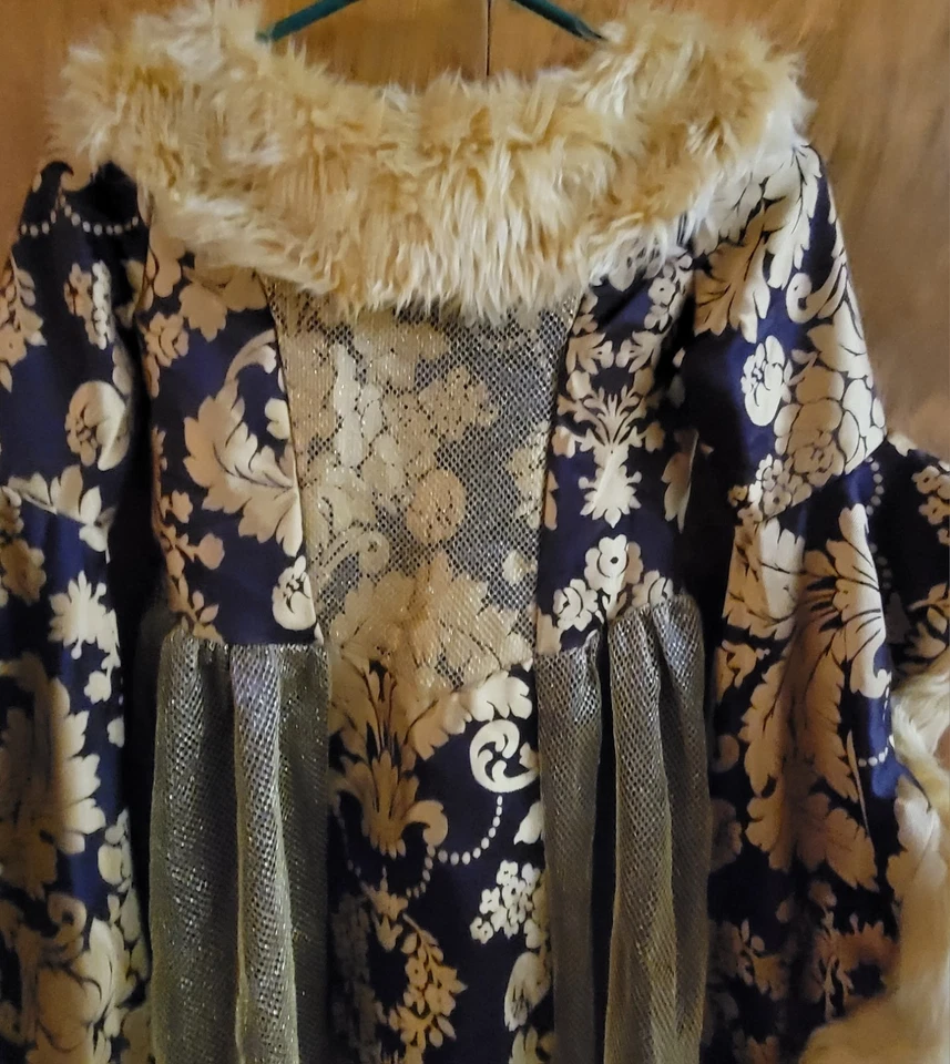 CHASING FIREFLIES GIRLS 8 PURPLE MEDIEVAL PRINCESS QUEEN COSTUME DRESS  - Image 3 of 4