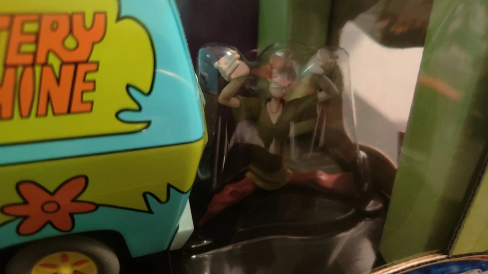 ERTL JOY RIDE THE MISTERY MACHINE SCOOBY DOO SCALA 1:18 REF.33734 - Immagine 2 di 4