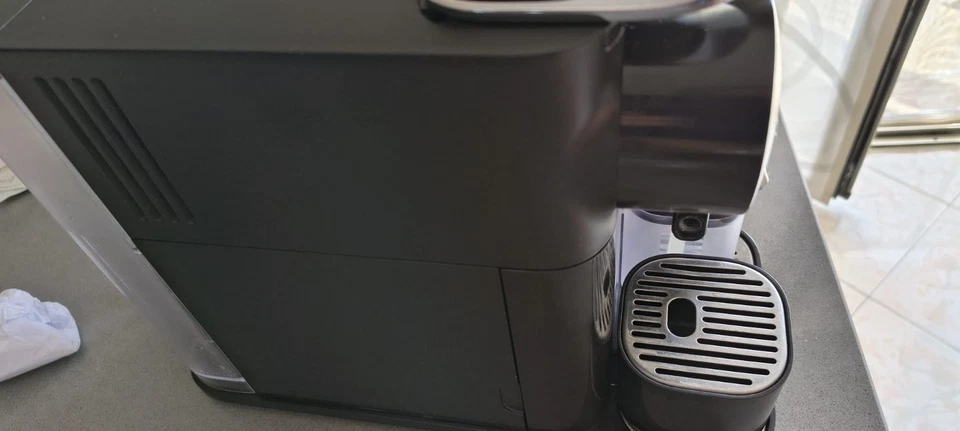 De'Longhi Nespresso Lattissima One EN510.B, foto 3 di 5
