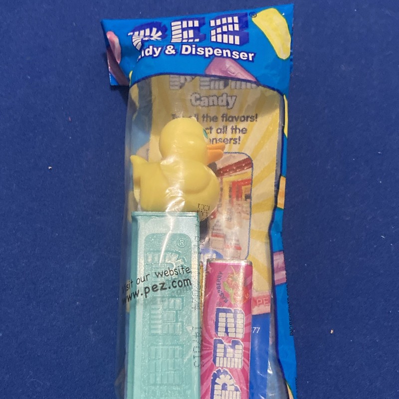 PEZ DUCK, Wonder Woman DC Justice League Superheroes Candy & Dispenser 