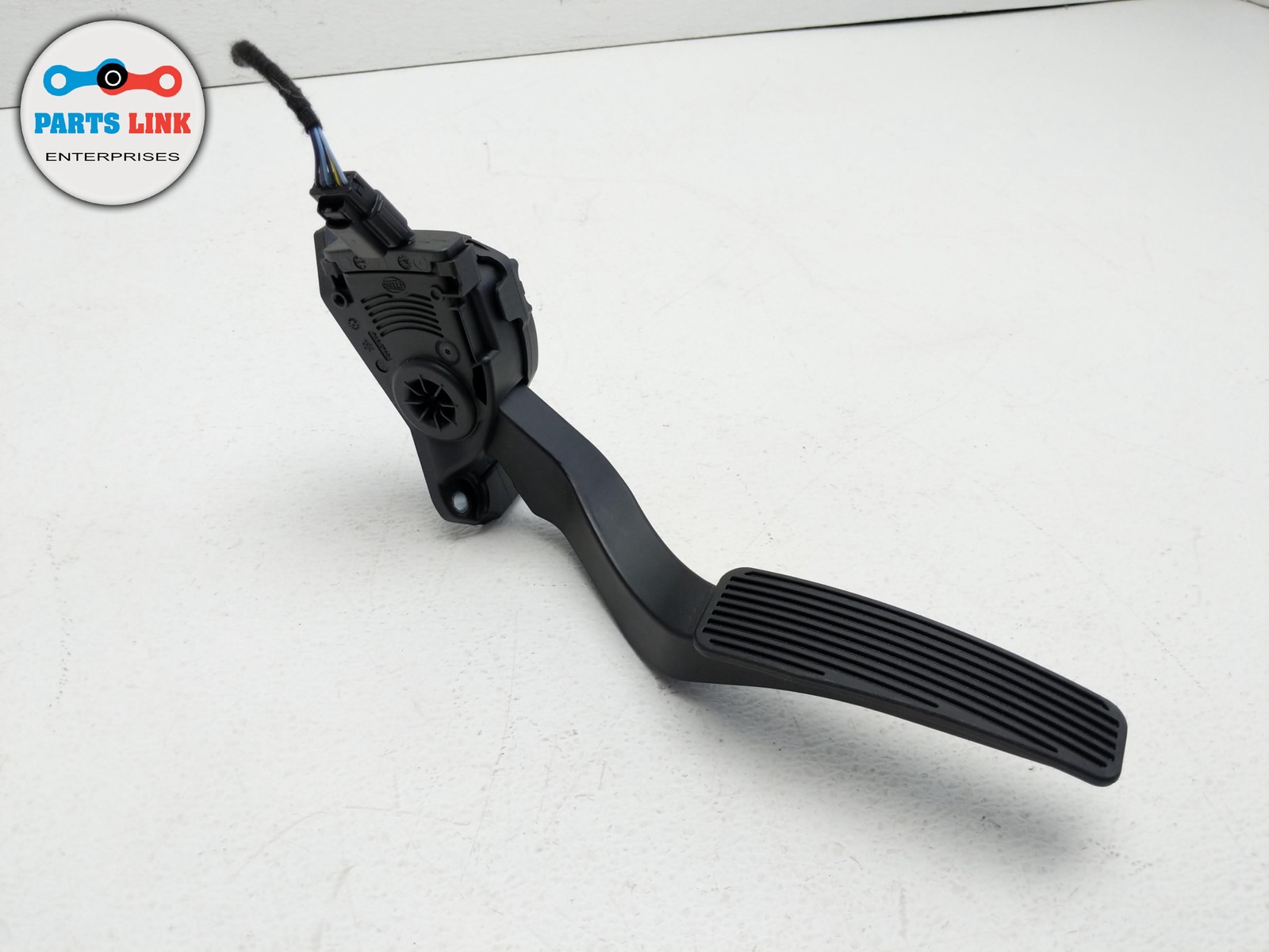 2017-2020 MASERATI LEVANTE M161 GAS ACCELERATOR THROTTLE PEDAL SENSOR GHIBLI OEM