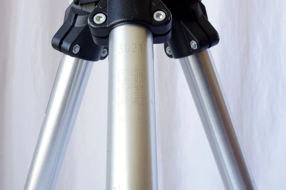 Bogen by Manfrotto 3021 Tripod Legs 3-Section Chrome 26-71" with 3265 Head - Image 3 of 4