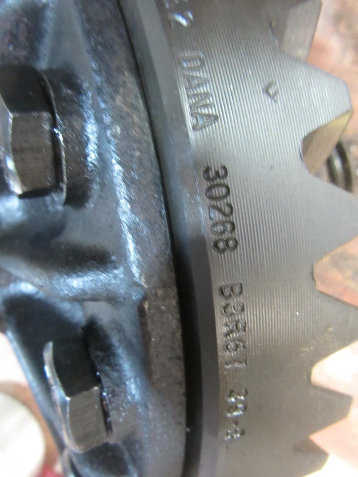 1961 Ford F100 truck rear end ring and pinion gear carrier parts 4:88 ratio - Image 3 of 3