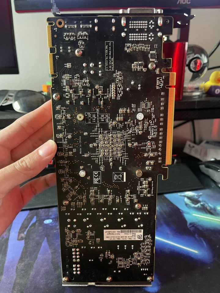 Mini puerto de pantalla AMD Radeon HD7950 3 GB DDR5 2DVI/HDMI/2x Foto 3 de 4