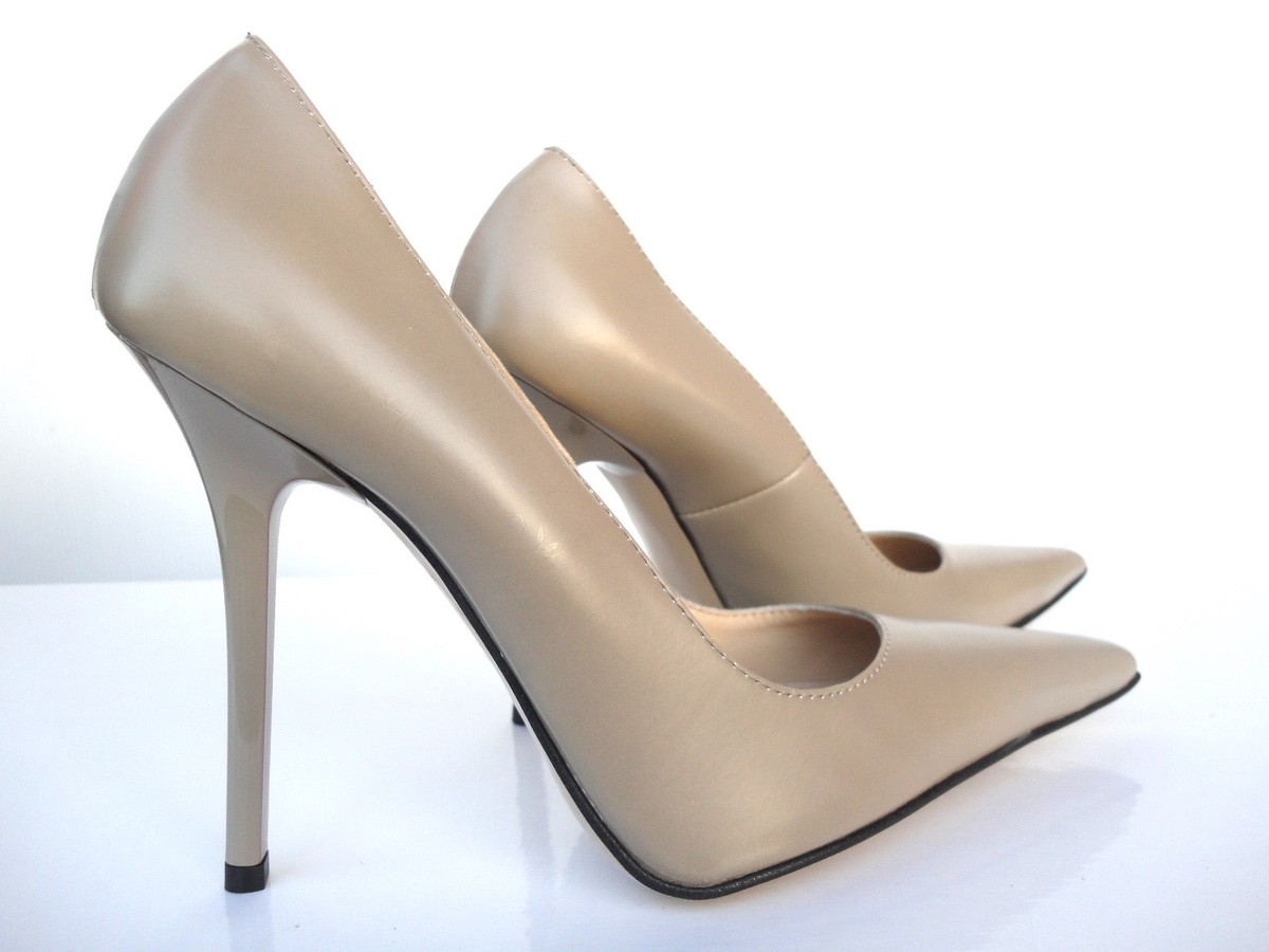 Escarpins Hauts GIOHEL Italie - Bout Pointu, Cuir Verni Beige/Nude, Taille 45 - Neuf Avec Boîte